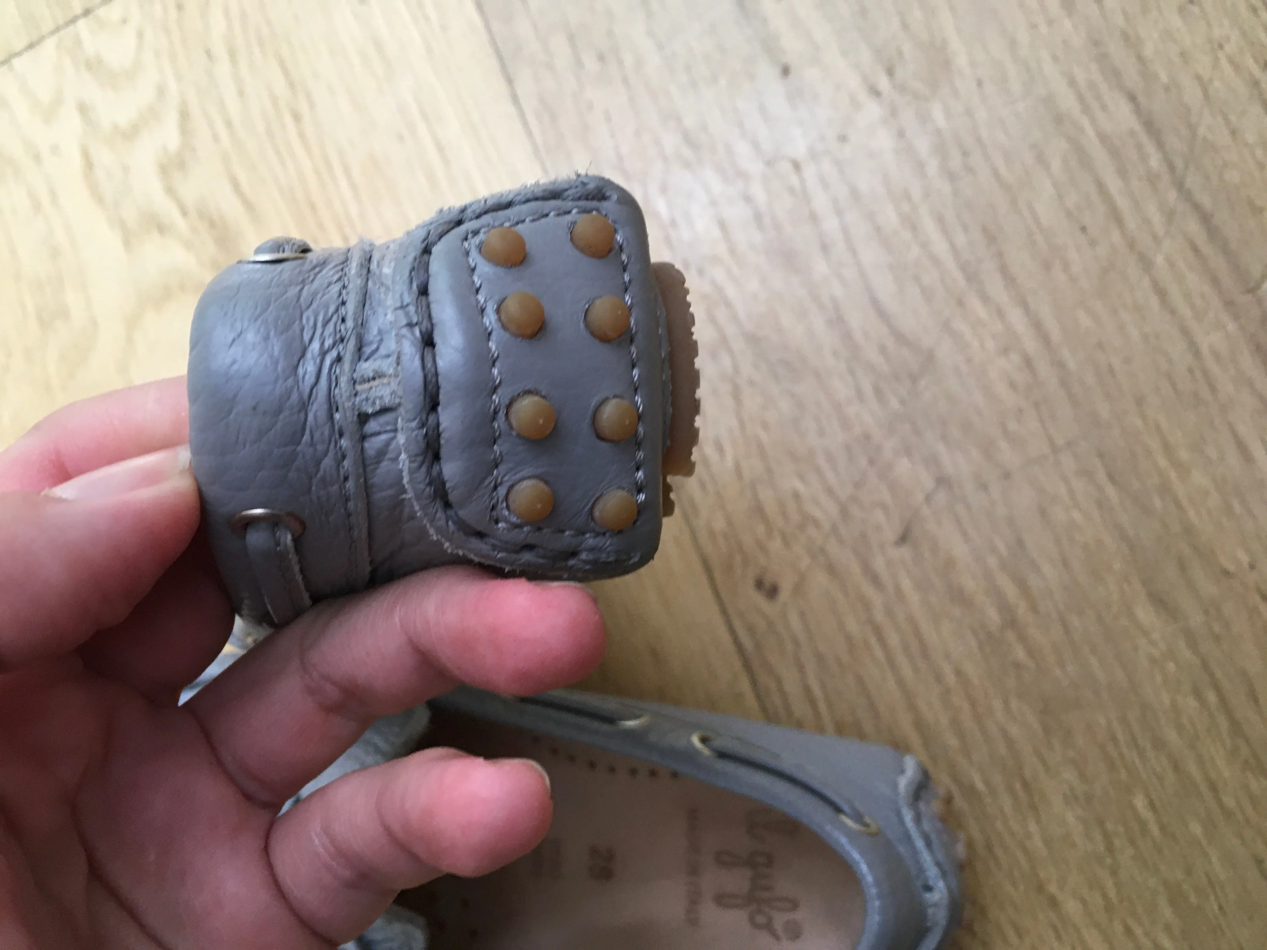 il gufo Children Boys' Grey Round-Toe Loafers Size 28 & 36 children