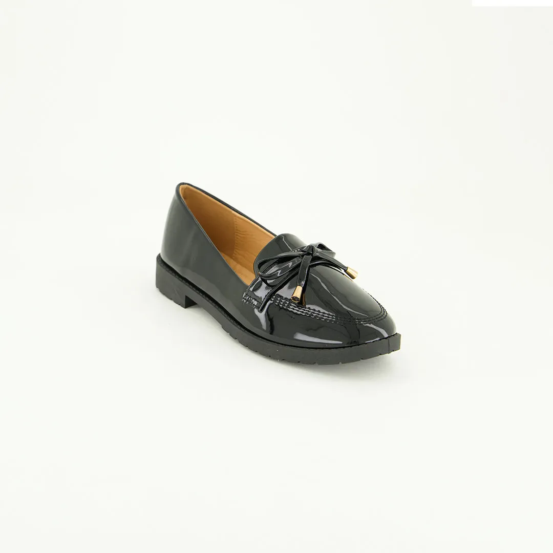 Patent Comfort Loafer.Patent Bow Detail.