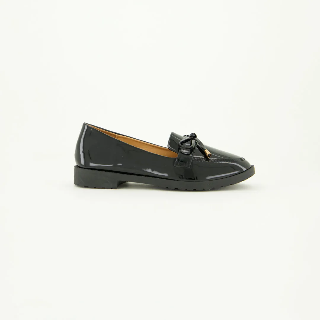 Patent Comfort Loafer.Patent Bow Detail.