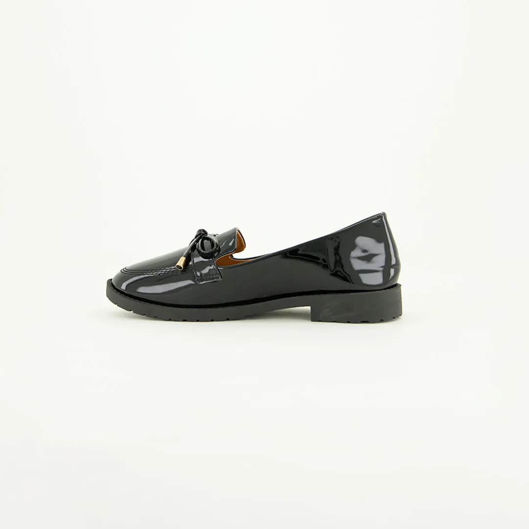 Patent Comfort Loafer.Patent Bow Detail.
