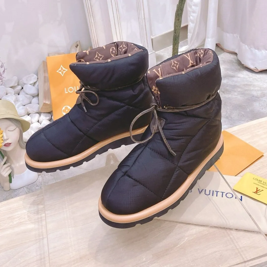 PILLOW COMFORT ANKLE BOOTS IN BLACK NYLON