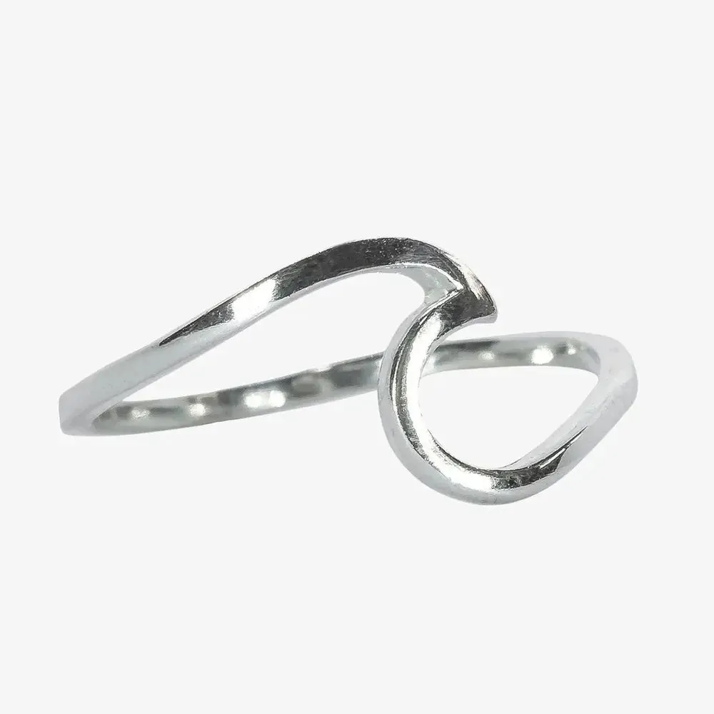 Pura Vida Wave Ring  A Dainty Ocean-Inspired Statement Piece