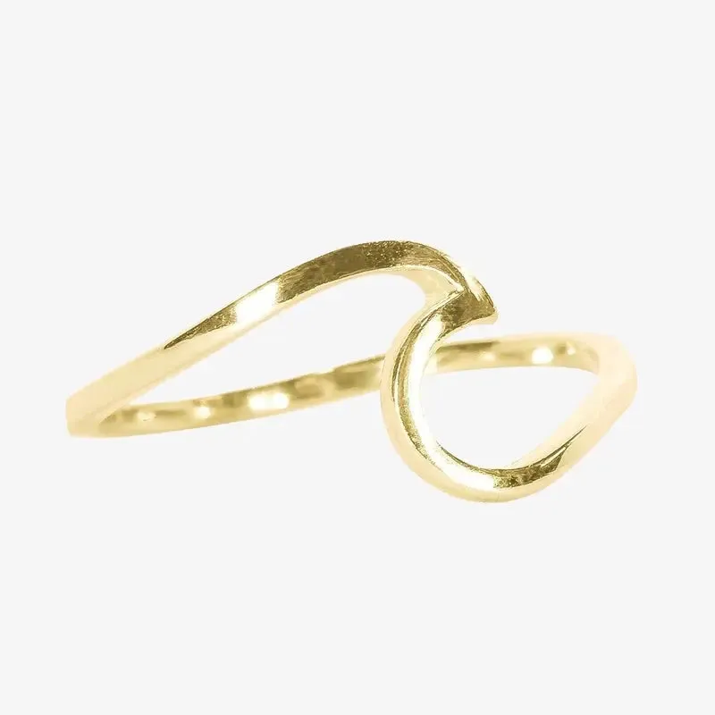 Pura Vida Wave Ring  A Dainty Ocean-Inspired Statement Piece