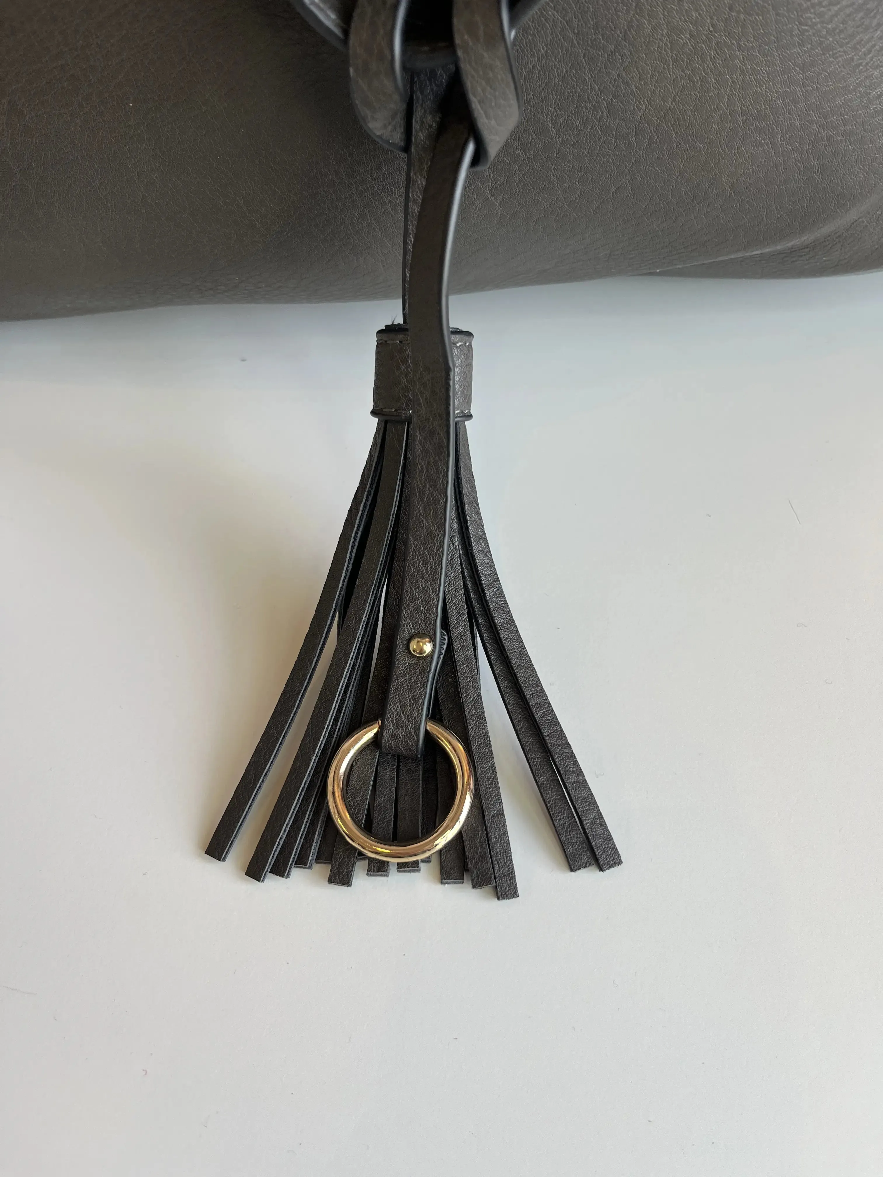 Reversible Vegan Leather Tote w/ Tassel Black