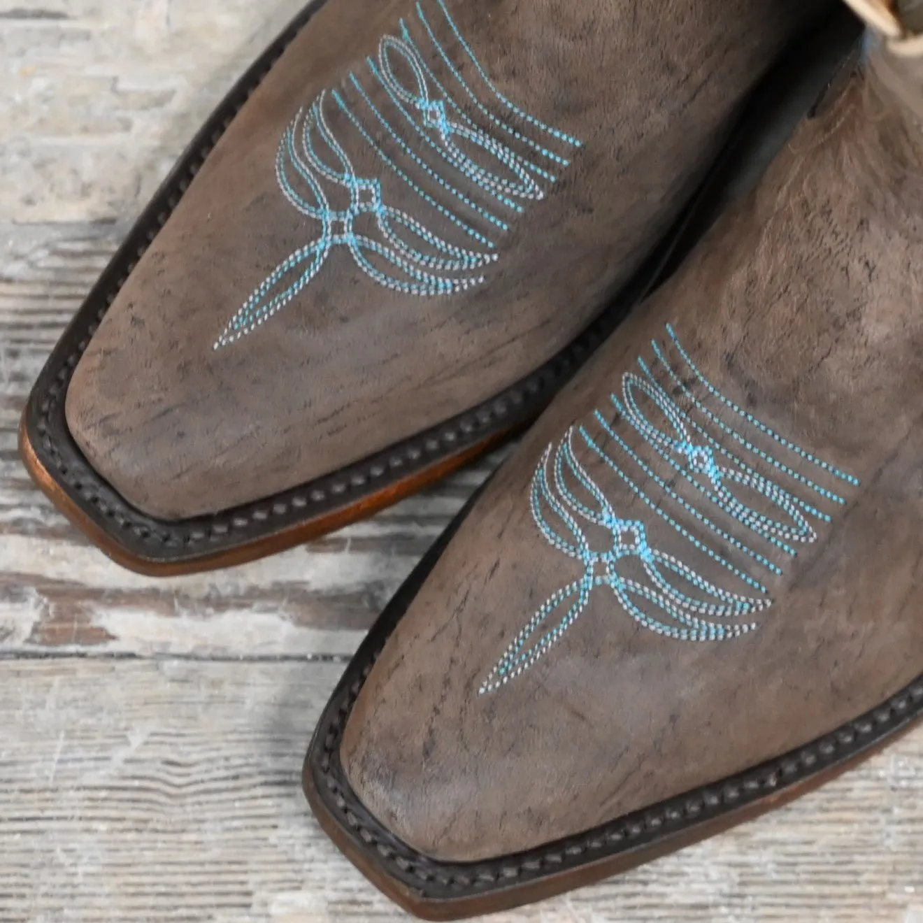 Rios of Mercedes Ladies 8" Top in Chocolate Mad Cat with Turquoise Stitching
