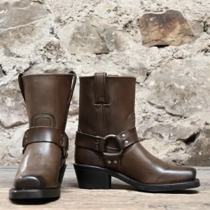 The FRYE Company Harness 8R Boot in Smoke