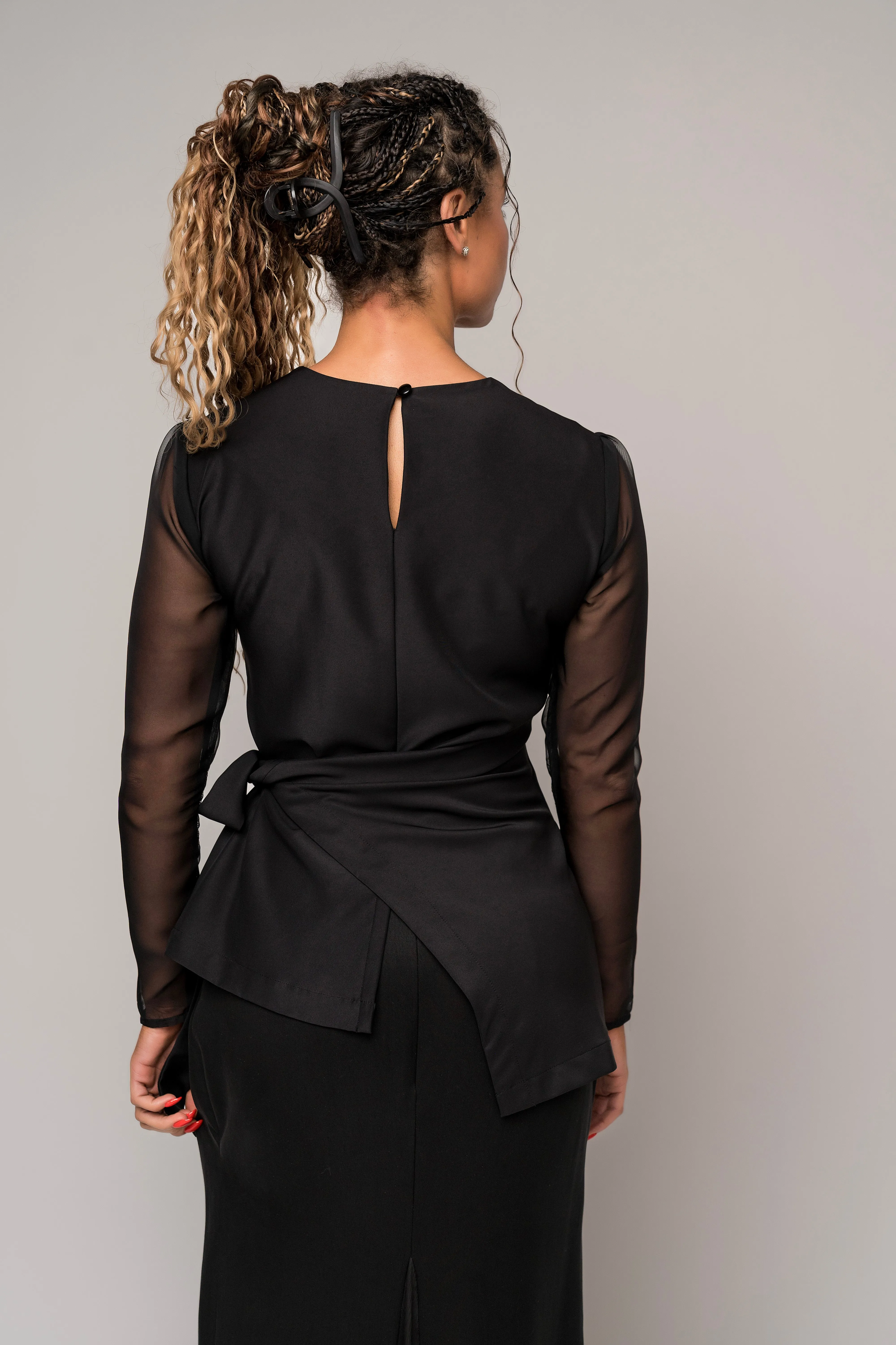 Three-Piece Maria Capsule