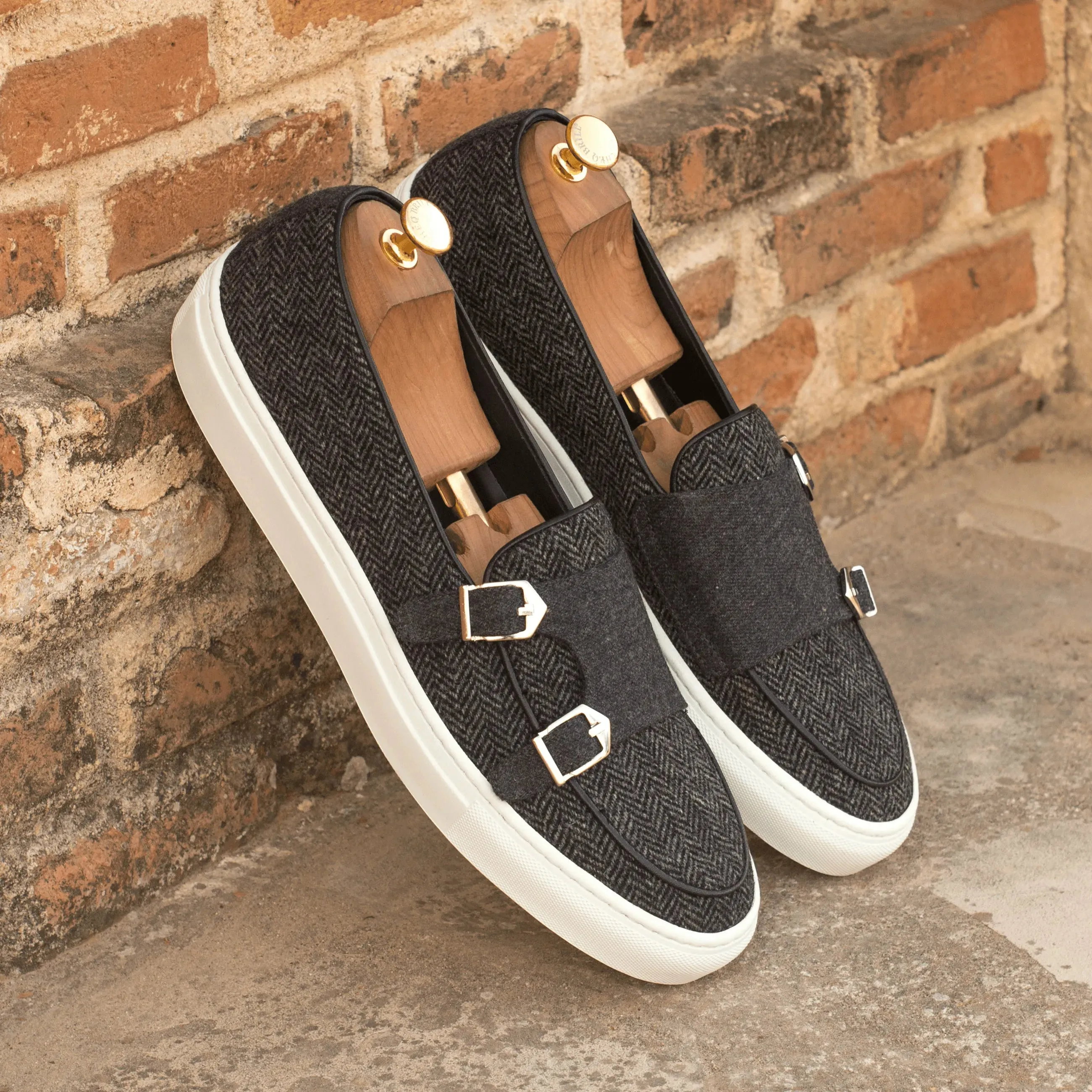Trove monk sneaker II