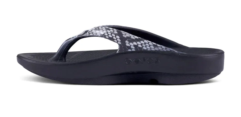 Women's Oofos OOlala Limited Color: Snake
